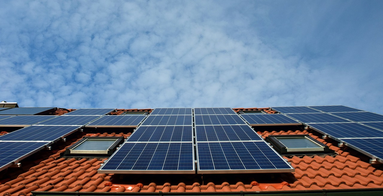 Techos solares se verán afectados regulaciones en la regulación