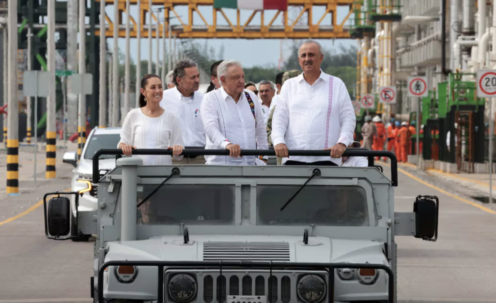 AMLO y Sheinbaum presentes en el inicio de operaciones de Dos Bocas.